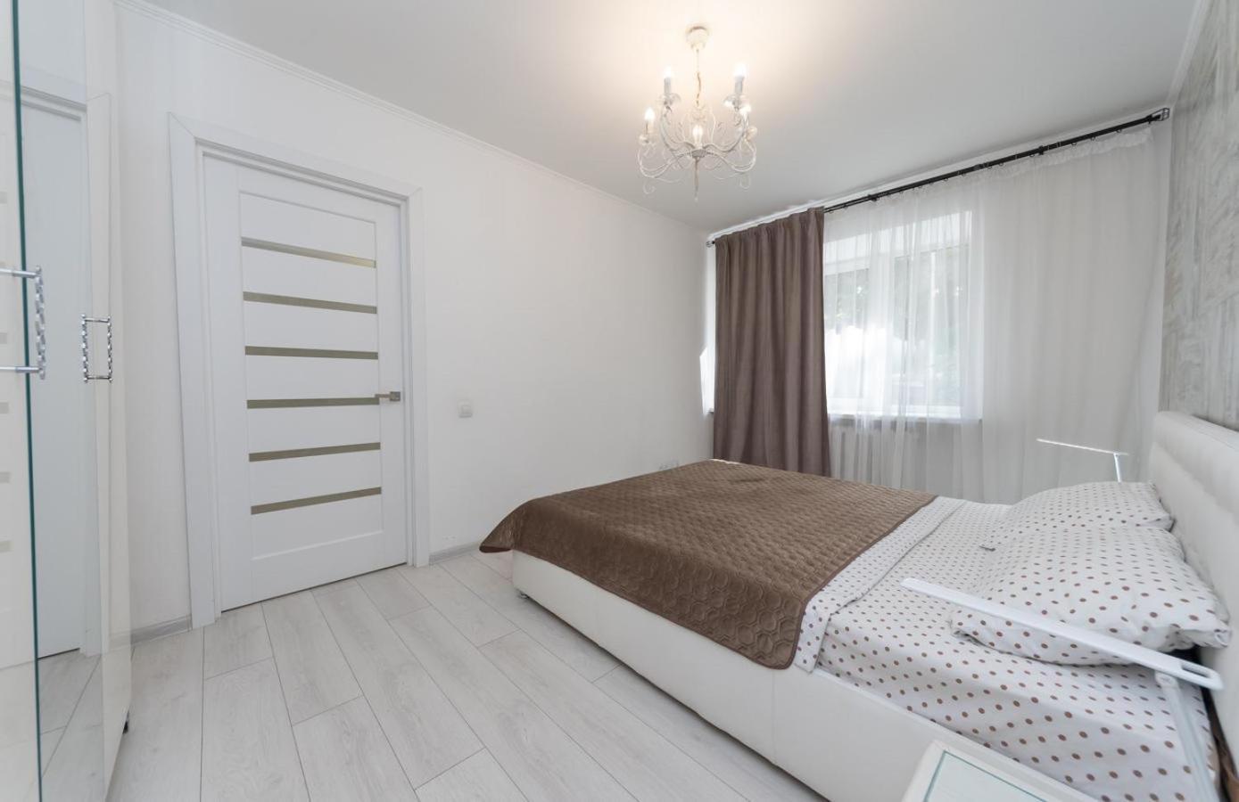 Flat 24 On Lesi Ukrainki 12 With 1 Bedroom Κίεβο Εξωτερικό φωτογραφία