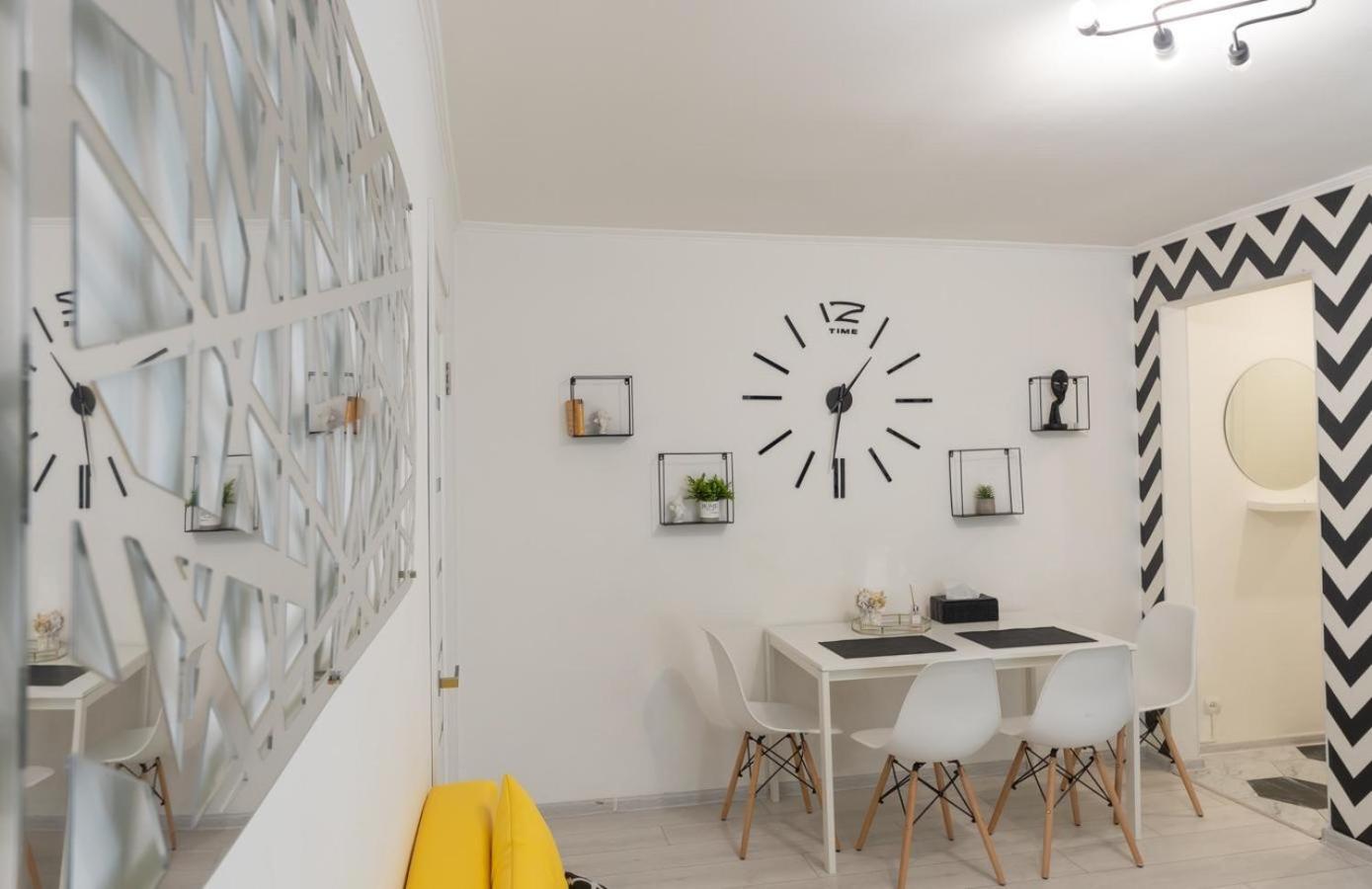 Flat 24 On Lesi Ukrainki 12 With 1 Bedroom Κίεβο Εξωτερικό φωτογραφία