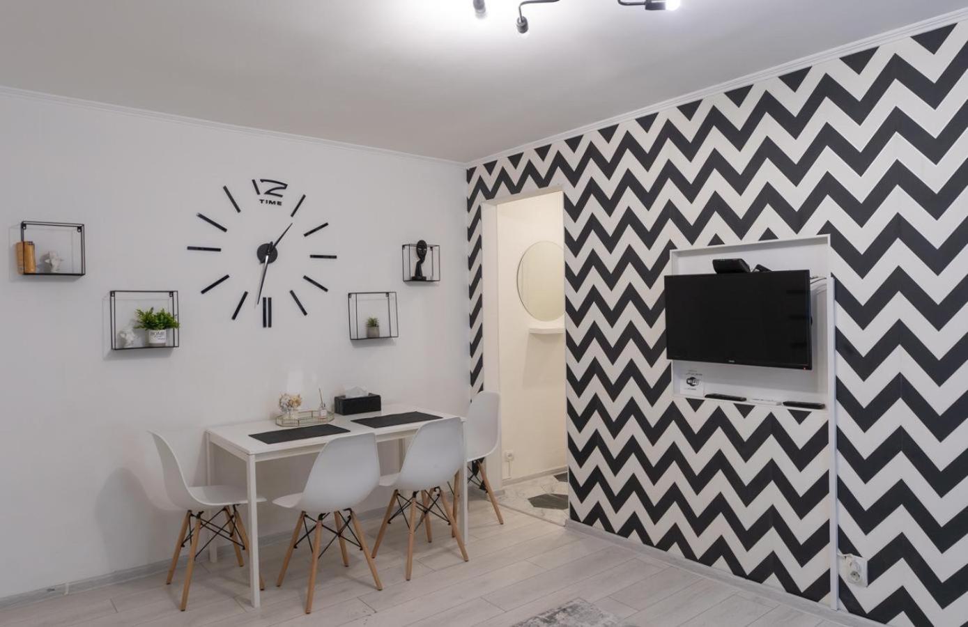 Flat 24 On Lesi Ukrainki 12 With 1 Bedroom Κίεβο Εξωτερικό φωτογραφία