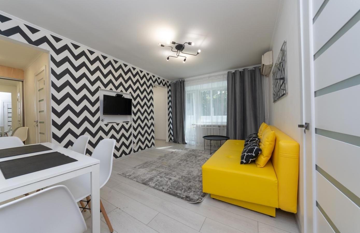 Flat 24 On Lesi Ukrainki 12 With 1 Bedroom Κίεβο Εξωτερικό φωτογραφία