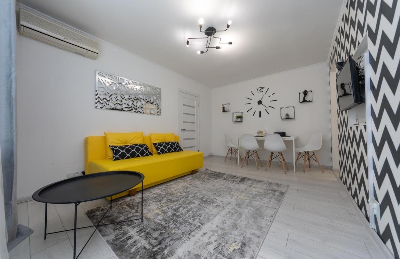 Flat 24 On Lesi Ukrainki 12 With 1 Bedroom Κίεβο Εξωτερικό φωτογραφία